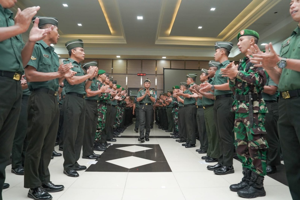 Pengarahan Pangdam Vi Mlw Kepada Seluruh Prajurit Dan Pns Kodam