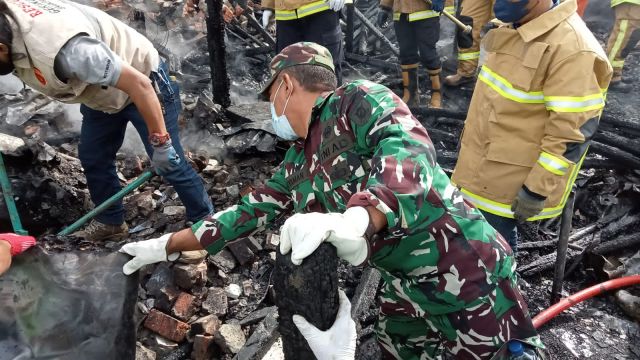 Korban Kecelakaan Tronton Maut Di Traffic Light Muara Rapak Balikpapan ...